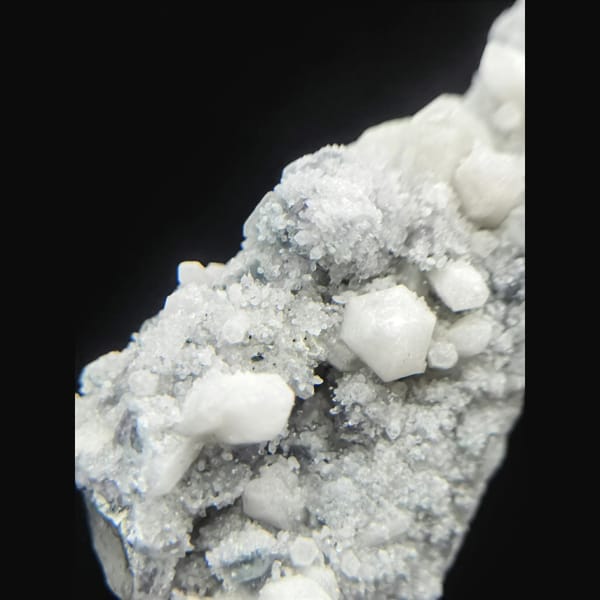 Candle quartz with octahedral fluorite from Inner Mongolia — detail view