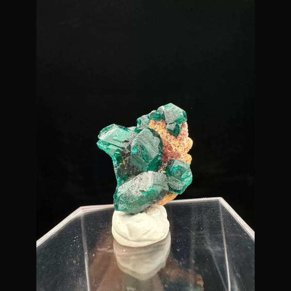Emerald-green dioptase crystals from the Congo — alternate view