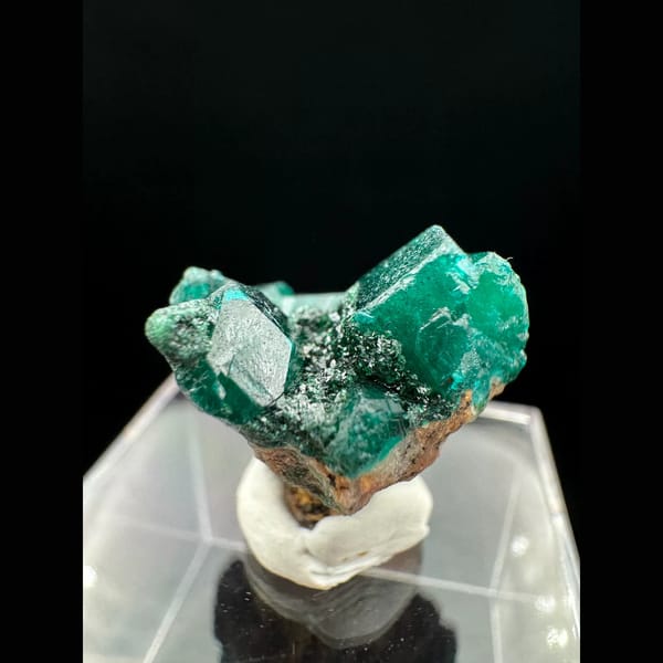 Dioptase with malachite from the Congo — detail view