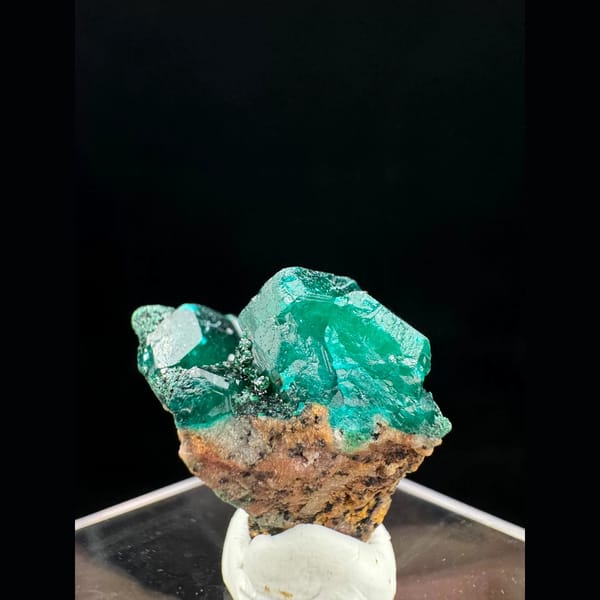Dioptase with malachite from the Congo — detail view