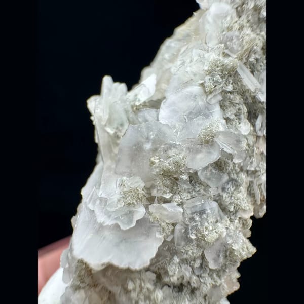 Quartz with petal calcite from Inner Mongolia — detail view
