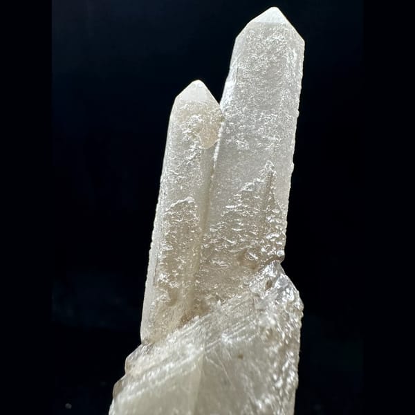 Interference quartz pair from Inner Mongolia — complete view
