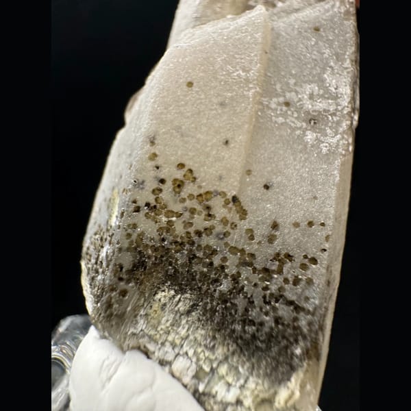 Interference quartz pair from Inner Mongolia — detail view
