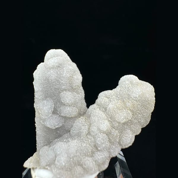 Quartz with lace calcite from Inner Mongolia — complete view
