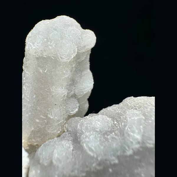 Quartz with lace calcite from Inner Mongolia — detail view