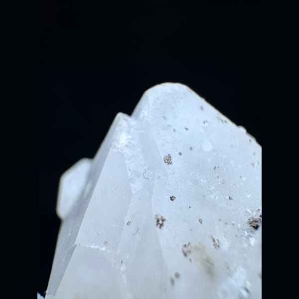 Double-terminated quartz with dolomite from Chenzhou Hunan — detail view
