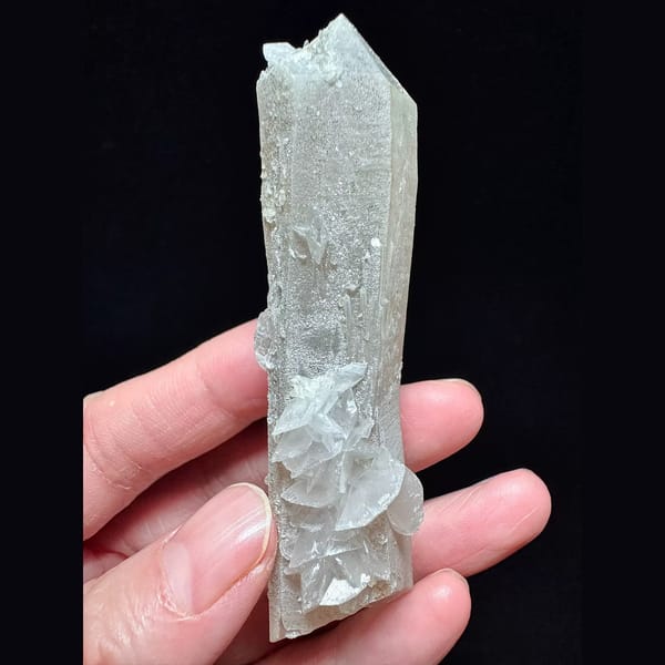 Velvet quartz with calcite from Inner Mongolia — complete view