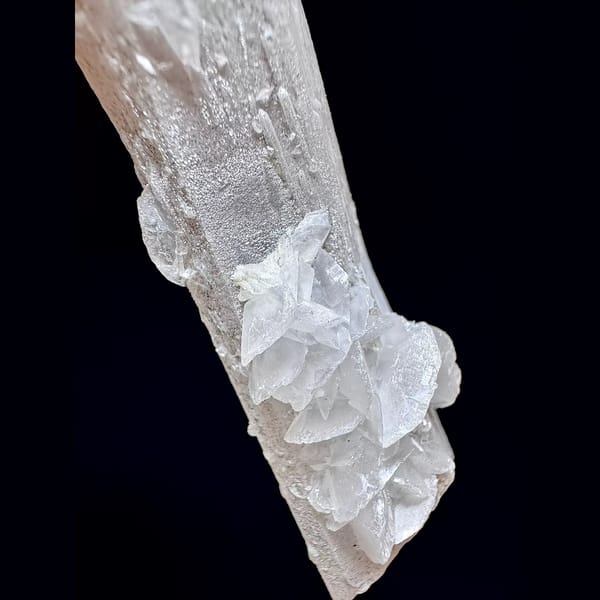 Velvet quartz with calcite from Inner Mongolia — detail view