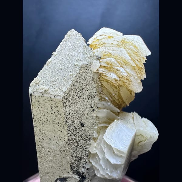 Quartz with yellow petal calcite from Inner Mongolia — alternate view