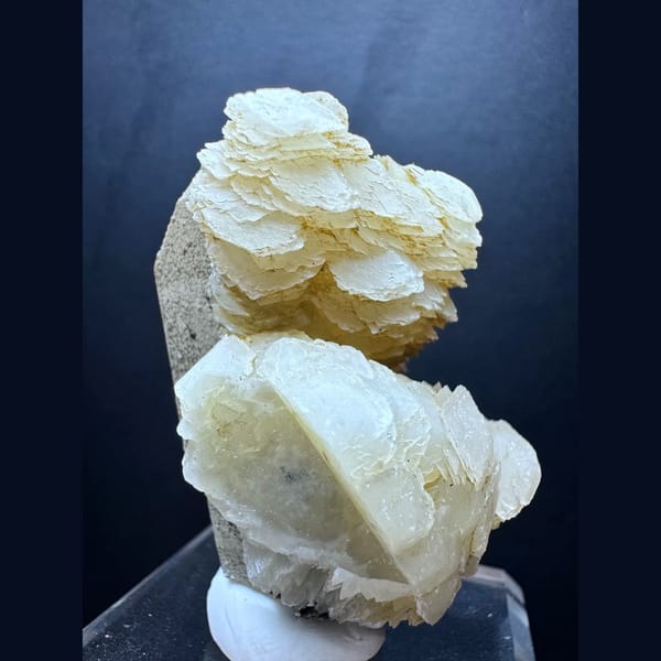 Quartz with yellow petal calcite from Inner Mongolia — detail view