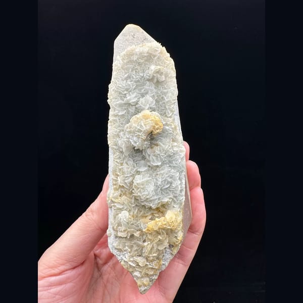 Large quartz with two-tone petal calcite from Inner Mongolia — complete view
