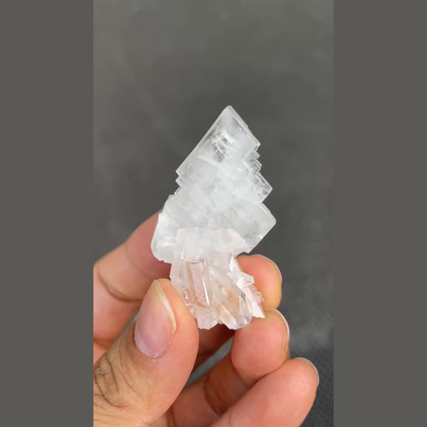 Clear stepped barite blades with quartz from Jinkouhe, Sichuan — detail view