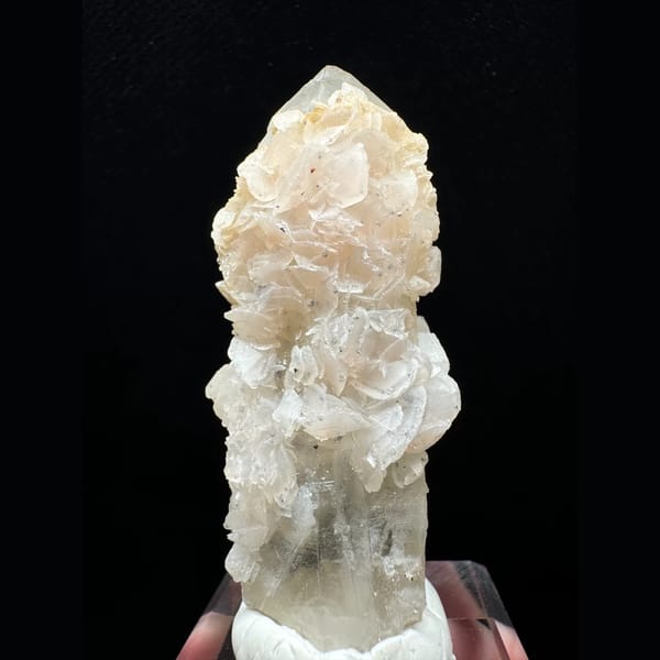 Quartz with pale pink calcite from Inner Mongolia — complete view