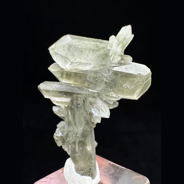 Green phantom signpost quartz from Nepal — alternate view