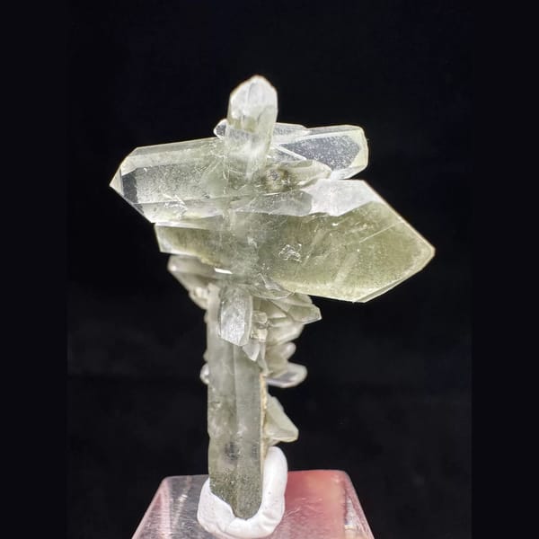 Green phantom signpost quartz from Nepal — alternate view