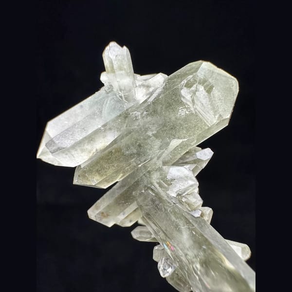 Green phantom signpost quartz from Nepal — detail view