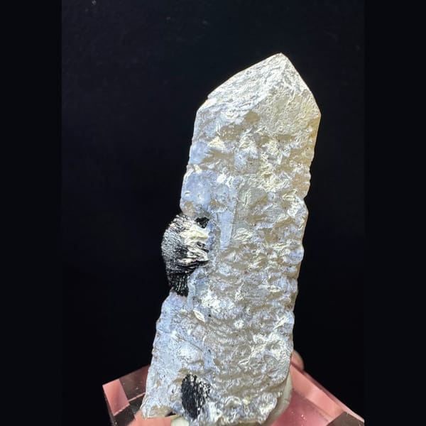 Interference quartz with hematite rosettes from Inner Mongolia — alternate view