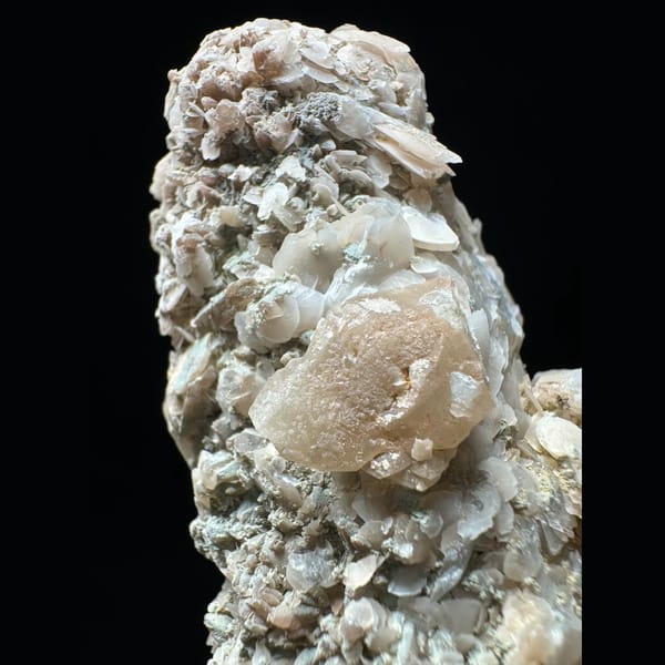 Sugar quartz with gradient petal calcite from Inner Mongolia — alternate view