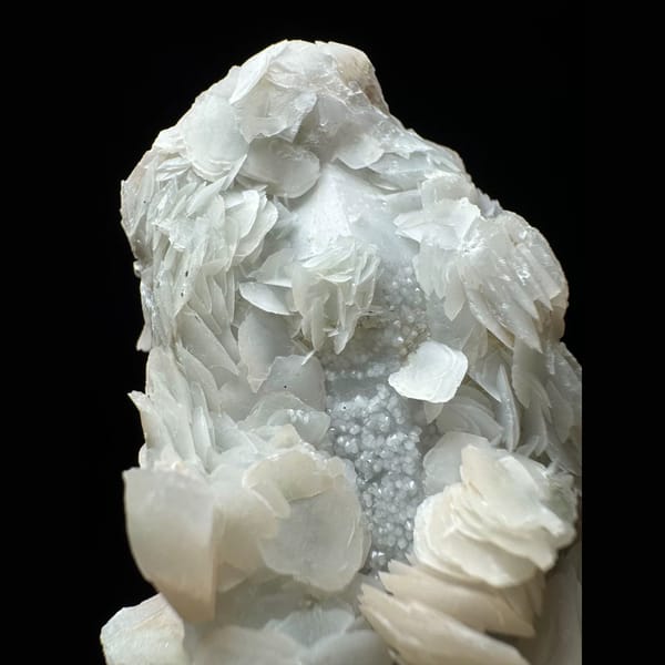 Sugar quartz with gradient petal calcite from Inner Mongolia — alternate view