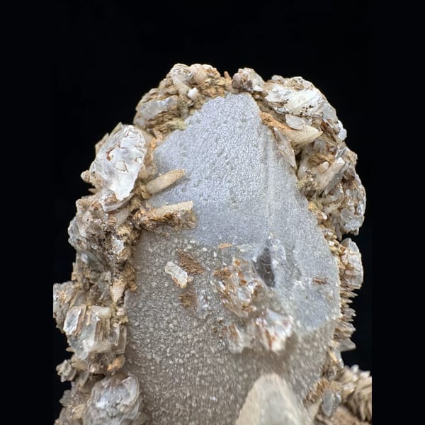 Quartz with petal and dogtooth calcite from Inner Mongolia — detail view