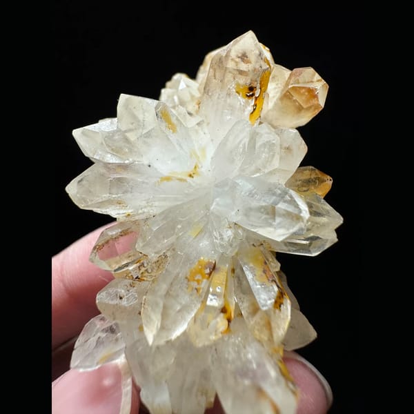 Quartz flower cluster from Jinkouhe Sichuan — alternate view
