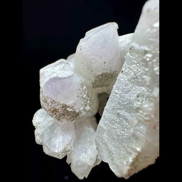 Pale amethyst cluster floater from Inner Mongolia — detail view