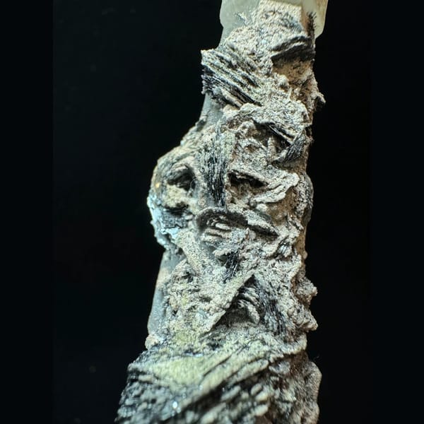 Scepter quartz with specular hematite from Inner Mongolia — detail view