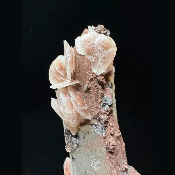 Pink-skinned quartz with petal calcite and hematite from Inner Mongolia — complete view