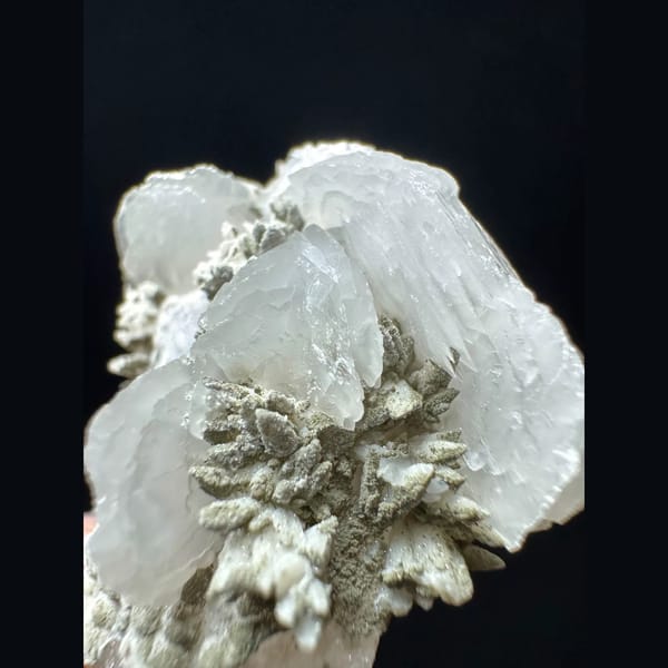 Quartz with dogtooth, petal and ball calcite from Inner Mongolia — detail view