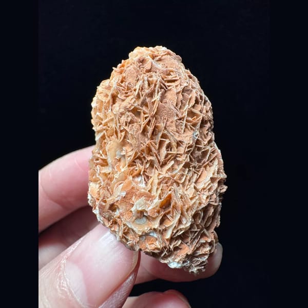 Sugar quartz with red petal calcite from Inner Mongolia — complete view