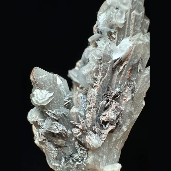 Velvety quartz with calcite and hematite from Inner Mongolia — detail view