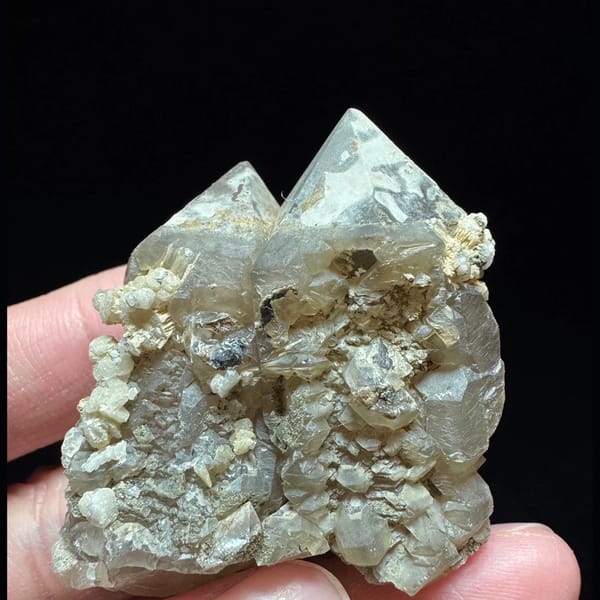 Skeletal interference quartz with calcite from Inner Mongolia — complete view