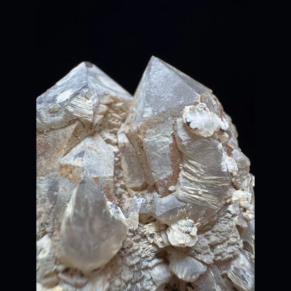 Skeletal interference quartz with calcite from Inner Mongolia — alternate view