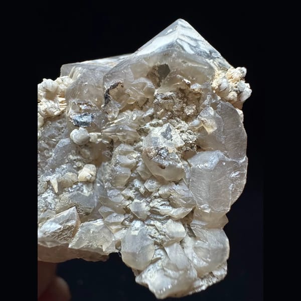 Skeletal interference quartz with calcite from Inner Mongolia — detail view