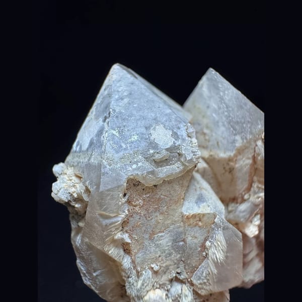 Skeletal interference quartz with calcite from Inner Mongolia — detail view