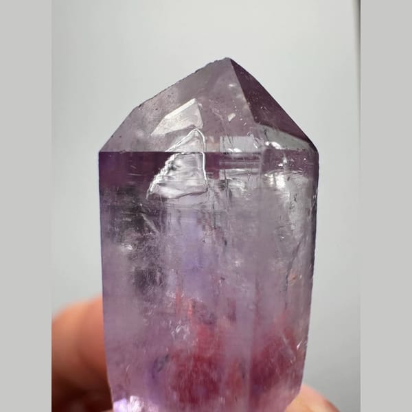 Vera Cruz amethyst scepter with phantoms from Mexico — detail view
