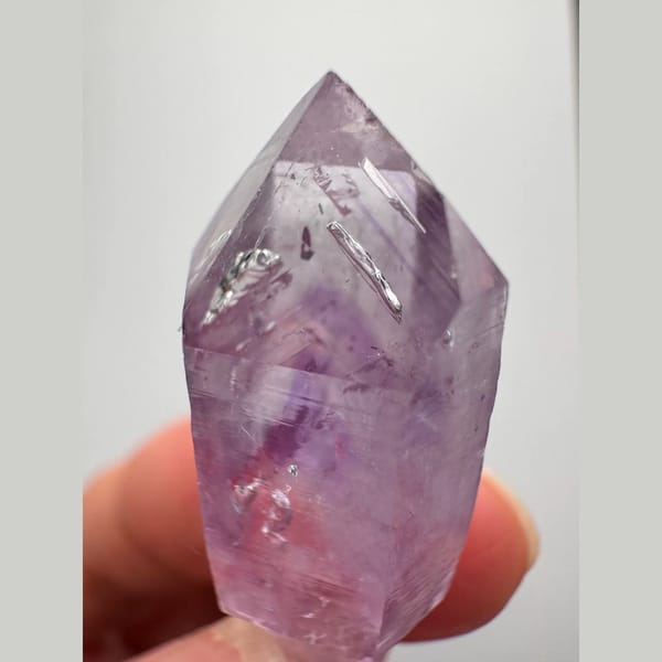 Vera Cruz amethyst scepter with phantoms from Mexico — detail view