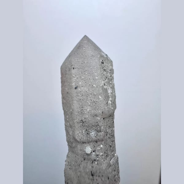 Pale amethyst scepter quartz from Inner Mongolia — detail view