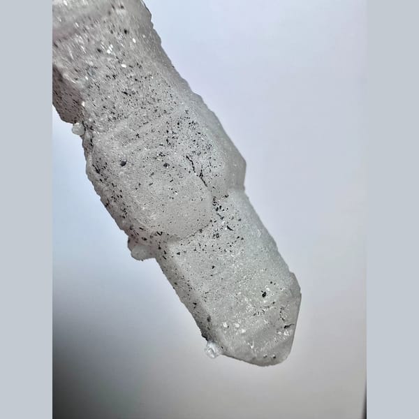 Pale amethyst scepter quartz from Inner Mongolia — detail view