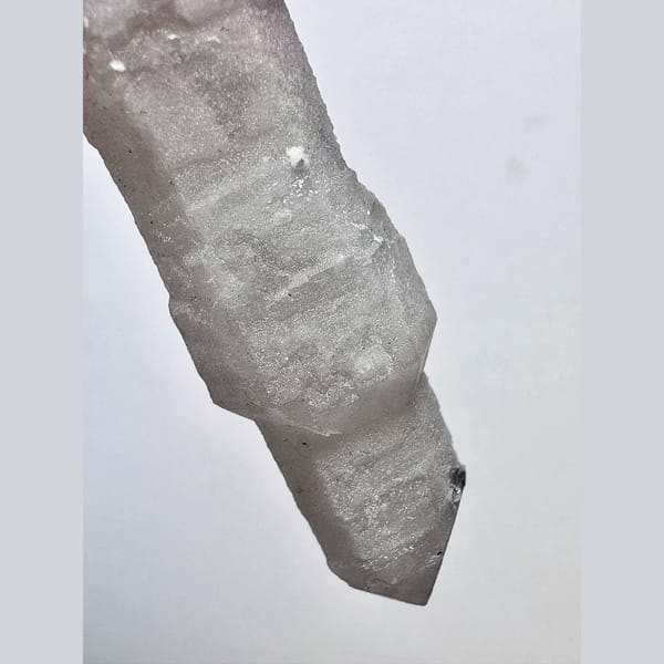 Pale amethyst scepter quartz from Inner Mongolia — detail view