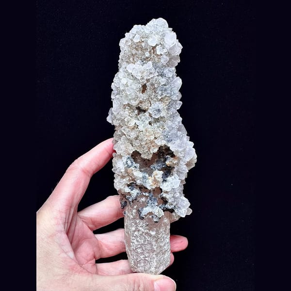 Large quartz with secondary amethyst and hematite from Inner Mongolia — complete view