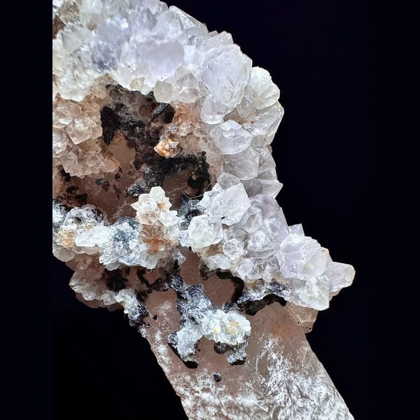 Large quartz with secondary amethyst and hematite from Inner Mongolia — detail view