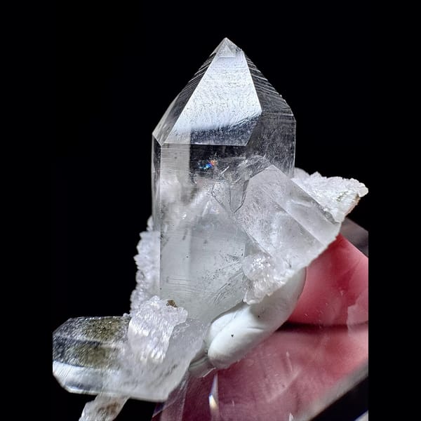 Quartz with scheelite from Yaogangxian — alternate view