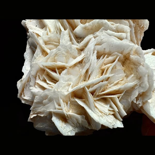 Petal calcite rosette cluster from Yaogangxian — alternate view