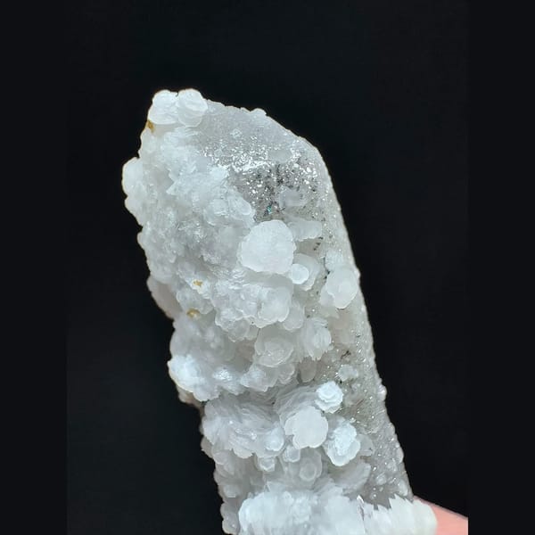 Sugar double-terminated quartz with petal calcite and hematite from Inner Mongolia — detail view