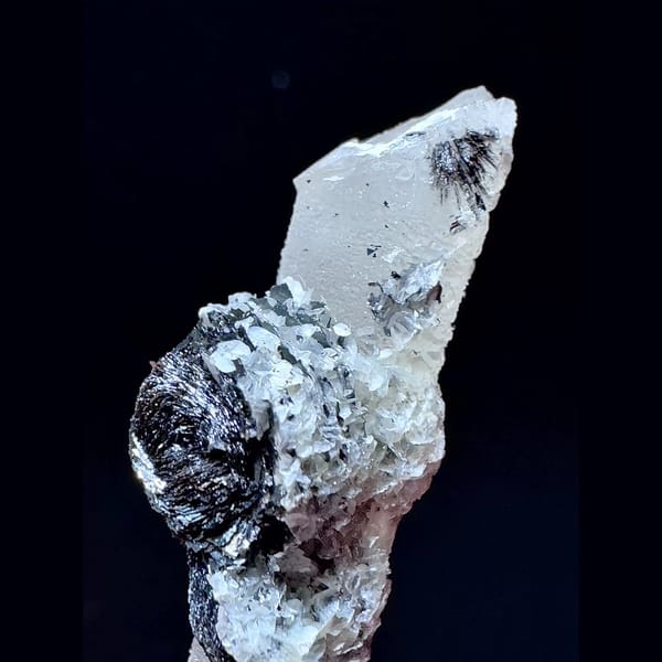 Velvety quartz with hematite rose and calcite from Inner Mongolia — detail view