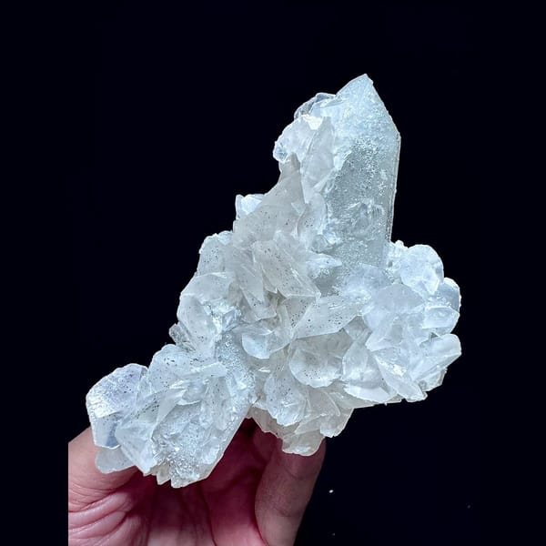 Phantom quartz with petal calcite from Yaogangxian — complete view