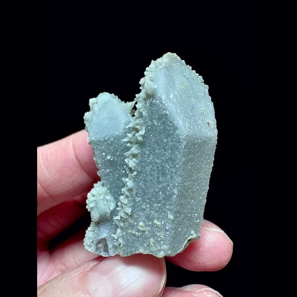 Sugar Quartz with Tooth-Shaped Green Calcite, Inner Mongolia — UV