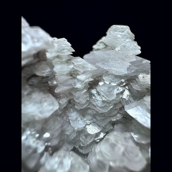 Quartz with layered petal calcite from Inner Mongolia — detail view