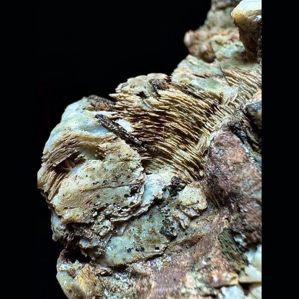 Calcite ball floater with sphalerite from Shijiangshan — detail view